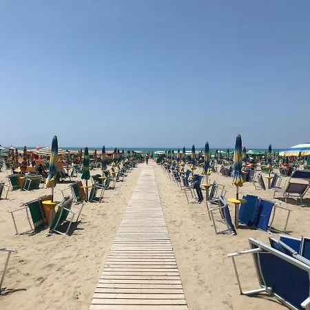 Апартаменты Near The Sea Голем